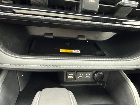 Used 2024 Toyota Highlander XSE AWD/4WD image 36