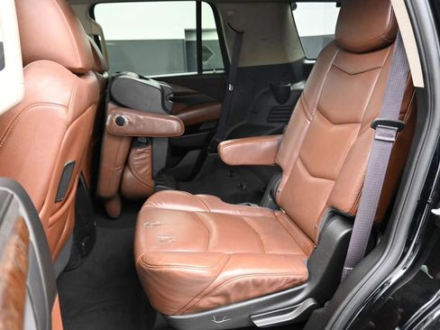 Used 2017 Cadillac Escalade Premium Luxury RWD image 26