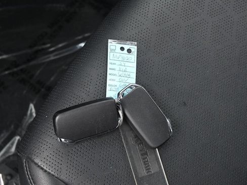 Used 2024 Kia Seltos EX FWD image 19