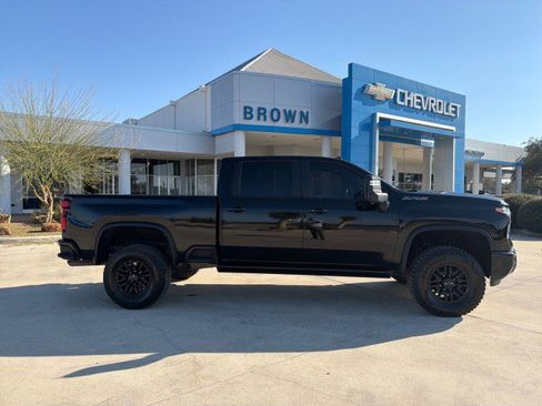Used 2024 Chevrolet Silverado 2500 ZR2 w/ Technology Package image 1
