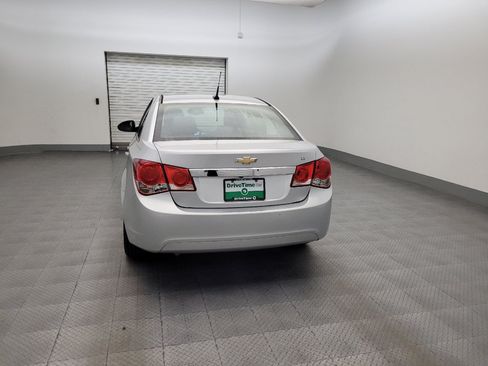 Used 2014 Chevrolet Cruze LT w/ Technology Package FWD image 6