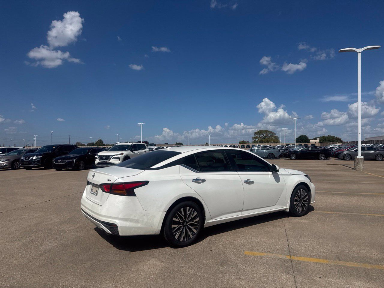 Certified 2024 Nissan Altima 2.5 SV w/ SV Premium Package FWD image 26