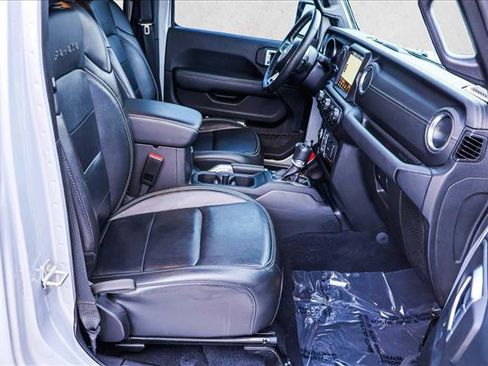 Used 2022 Jeep Wrangler Unlimited Sahara image 26