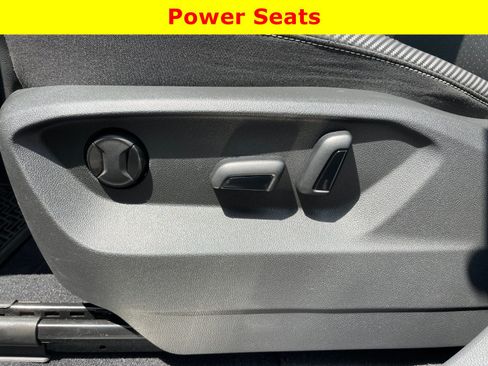 Used 2023 Volkswagen Atlas Cross Sport SE w/ Panoramic Sunroof Package FWD image 19