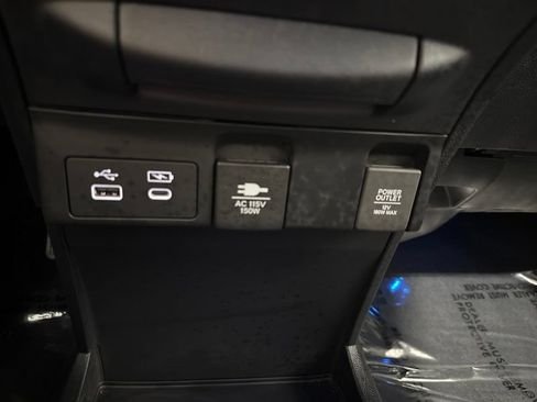 Used 2025 Honda Odyssey Elite image 39