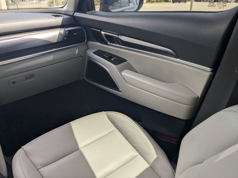 Used 2024 Kia Telluride S FWD image 22