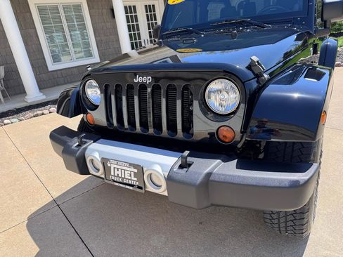 Used 2012 Jeep Wrangler Sahara w/ Connectivity Group AWD/4WD image 29