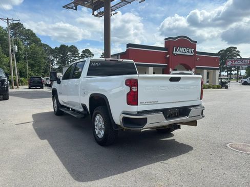 Used 2024 Chevrolet Silverado 2500 LT AWD/4WD image 4