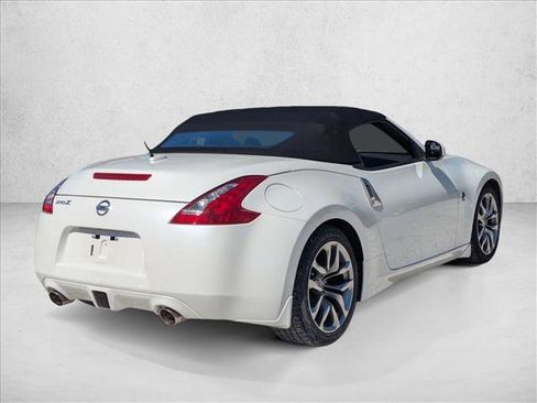 Used 2010 Nissan 370Z Touring image 4