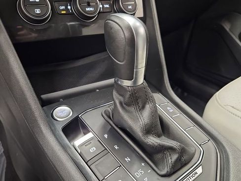 Used 2018 Volkswagen Tiguan SE image 21