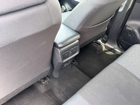Used 2025 Toyota RAV4 XLE AWD/4WD image 16