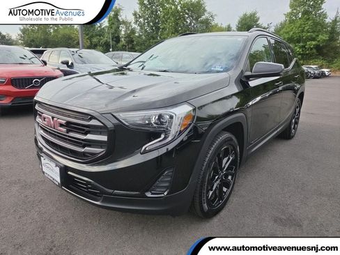 Used 2020 GMC Terrain SLE w/ Driver Convenience Package AWD/4WD image 1