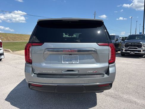 Used 2024 GMC Yukon AT4 w/ AT4 Premium Package AWD/4WD image 5