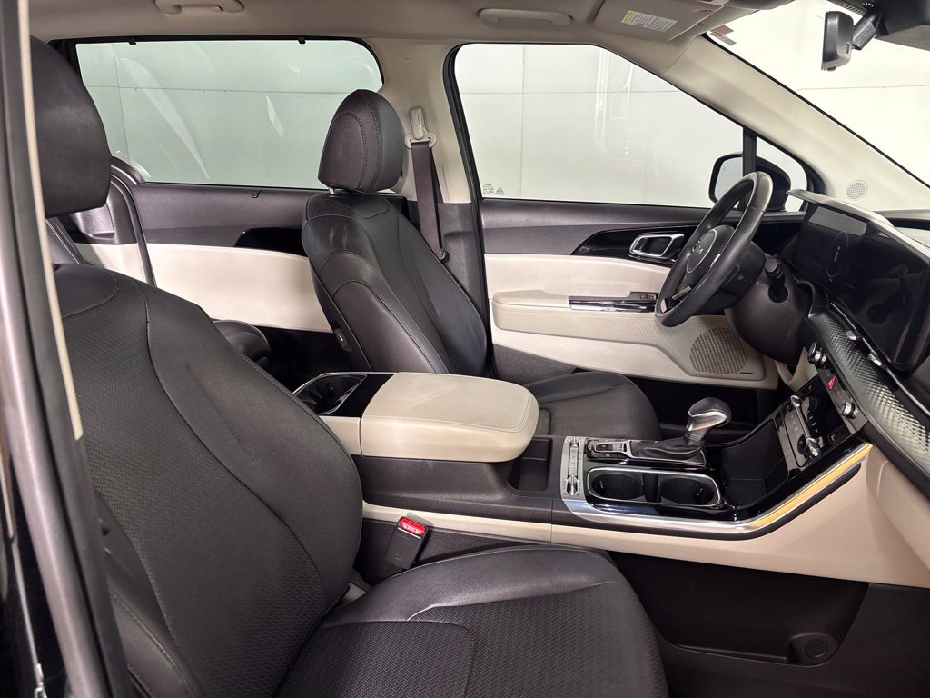 Used 2024 Kia Carnival SX Prestige FWD image 16