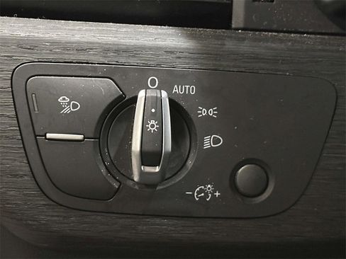 Used 2023 Audi A4 2.0T Premium w/ Convenience Package image 20