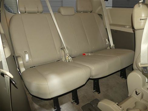 Used 2015 Toyota Sienna XLE FWD image 27