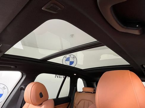 Used 2022 BMW X5 xDrive40i w/ M Sport Package AWD/4WD image 30