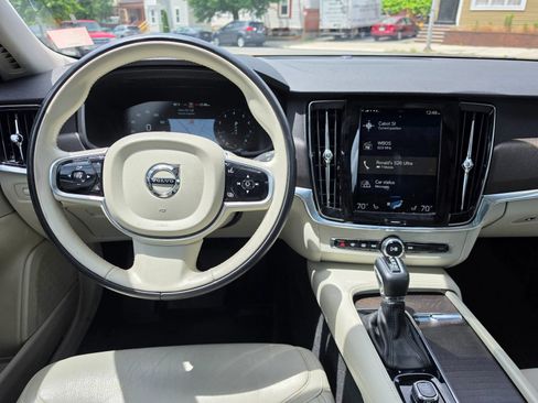 Used 2018 Volvo V90 T6 Cross Country w/ Convenience Package AWD/4WD image 13
