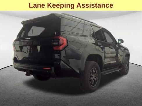 Used 2025 Toyota 4Runner SR5 AWD/4WD image 5