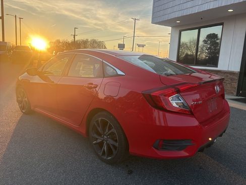 Used 2019 Honda Civic Sport image 5
