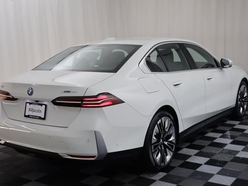 New 2026 BMW i5 eDrive40 image 19