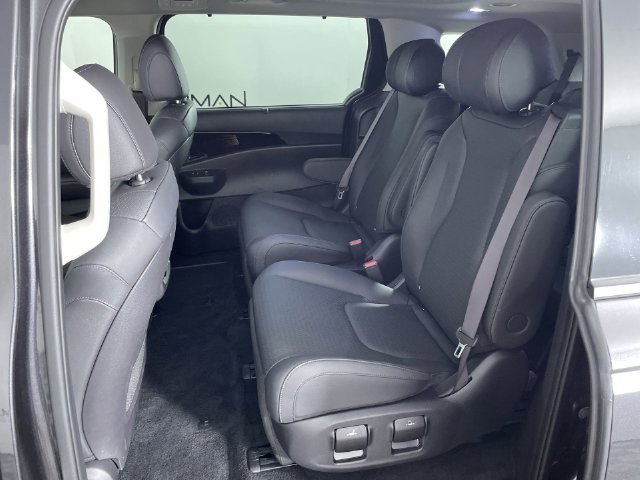 Used 2025 Kia Carnival SX Prestige FWD image 21