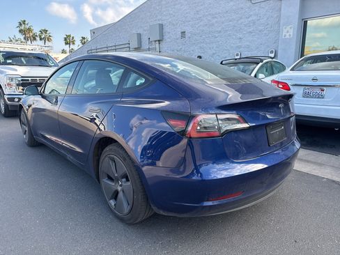 Used 2023 Tesla Model 3 Standard Range image 2