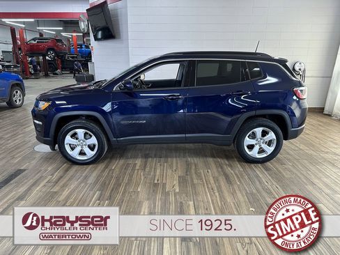 Used 2019 Jeep Compass Latitude w/ Cold Weather Group image 2