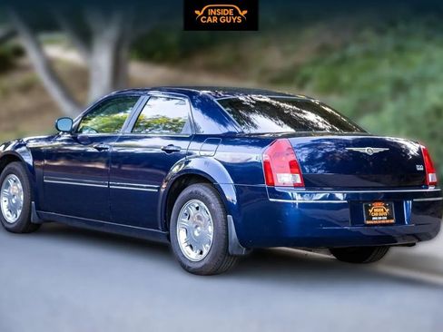Used 2005 Chrysler 300 Touring image 6
