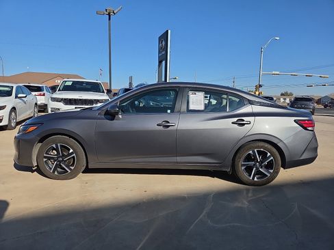 Used 2024 Nissan Sentra SV image 3