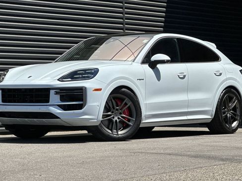 New 2025 Porsche Cayenne Turbo AWD/4WD image 1