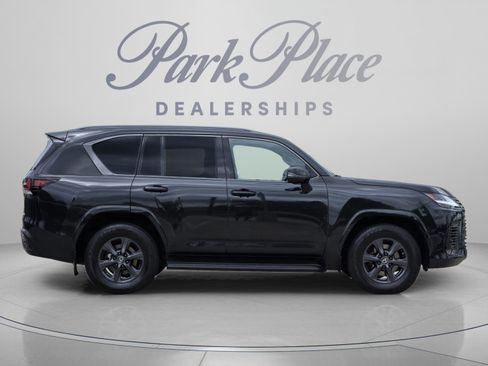 Used 2023 Lexus LX 600 4WD w/ Appearance Package image 6