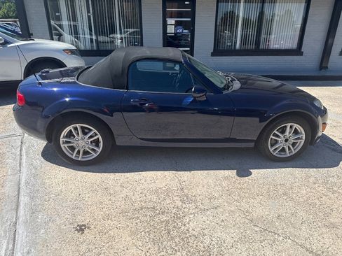 Used 2012 MAZDA MX-5 Miata Sport RWD image 8