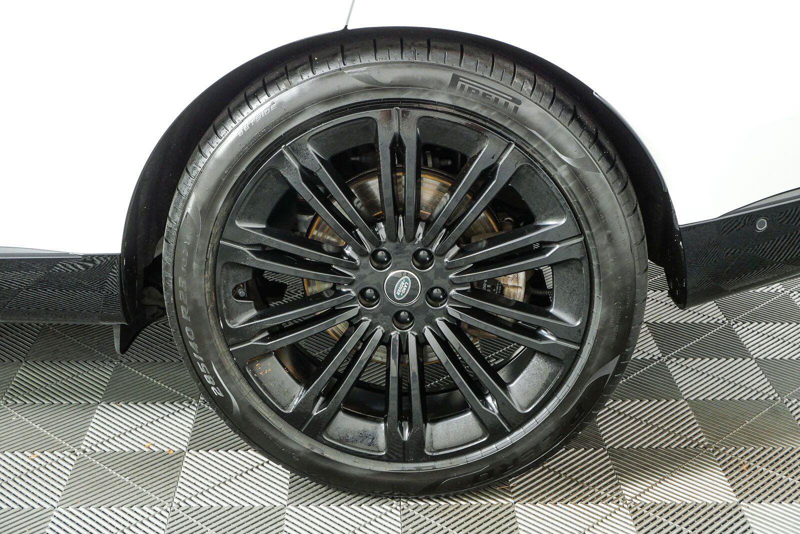 Used 2024 Land Rover Range Rover SE AWD/4WD image 7