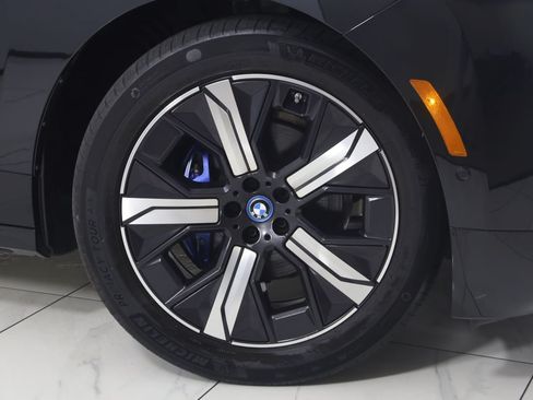 Used 2023 BMW iX xDrive50 w/ Premium Package AWD/4WD image 16