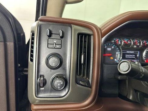 Used 2018 Chevrolet Silverado 2500 High Country w/ Duramax Plus Package image 41