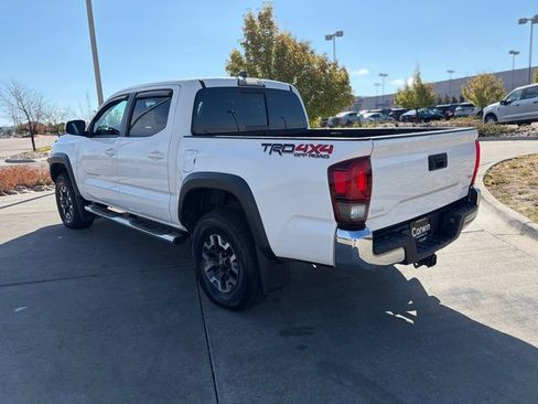 Used 2019 Toyota Tacoma TRD Off-Road AWD/4WD image 4