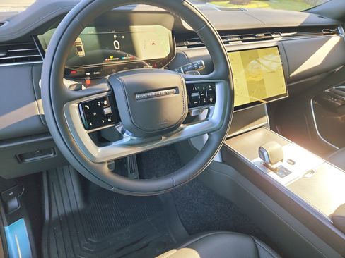 New 2026 Land Rover Range Rover SE image 15