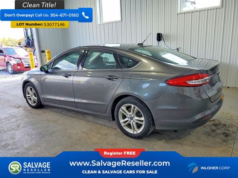 Used 2018 Ford Fusion SE w/ Fusion SE Technology Package FWD image 3