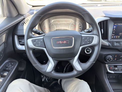 Used 2024 GMC Terrain SLE FWD image 27