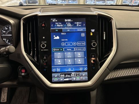 Used 2024 Subaru Ascent Premium w/ Convenience Package image 3