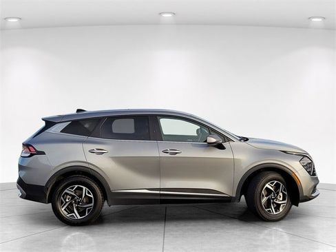 Used 2024 Kia Sportage LX image 8