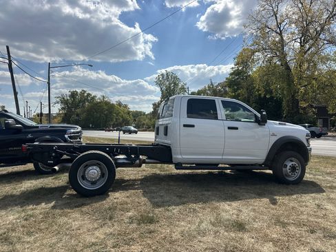 New 2026 RAM 5500 Tradesman AWD/4WD image 16
