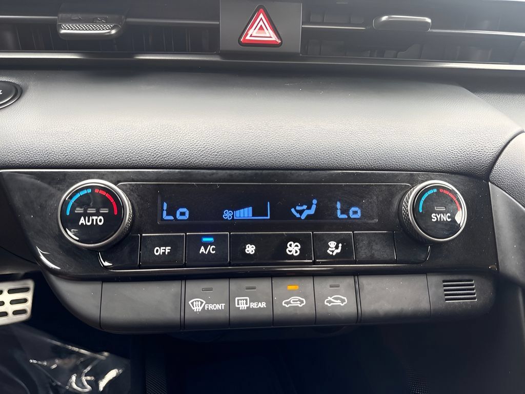 Used 2026 Hyundai Elantra Sport FWD image 15