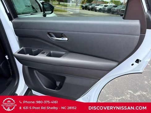 New 2026 Nissan Pathfinder SL FWD image 35