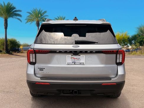 Certified 2025 Ford Explorer Active RWD image 7