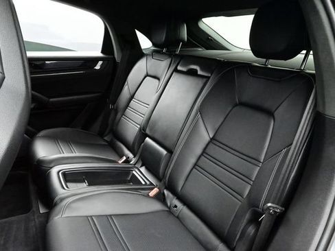 Certified 2024 Porsche Cayenne Turbo GT AWD/4WD image 14