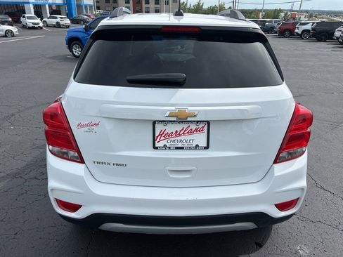 Used 2022 Chevrolet Trax LT w/ LT Convenience Package image 7