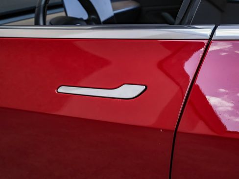 Used 2018 Tesla Model 3 Long Range RWD image 32