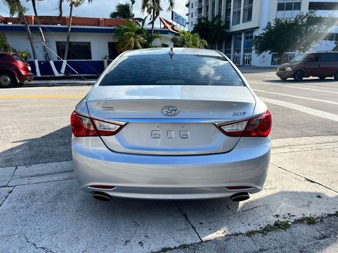 Used 2011 Hyundai Sonata SE w/ Navigation & Sunroof Pkg 4 FWD image 7